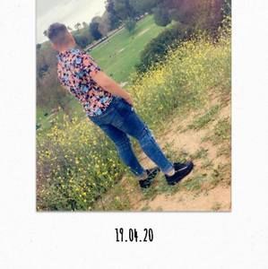 Meet your Posher, Riam